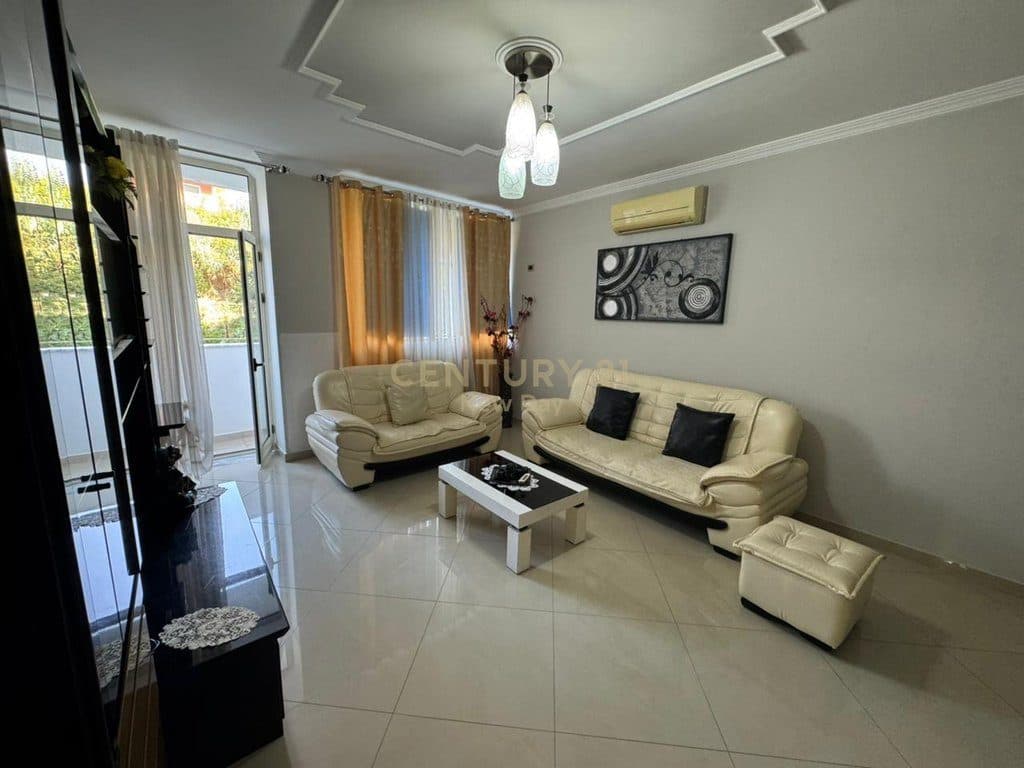 Apartament 2+1 Me Qira në Rruga Sefer Efendiu, Durrës - 710.00€ | 125 m² 2