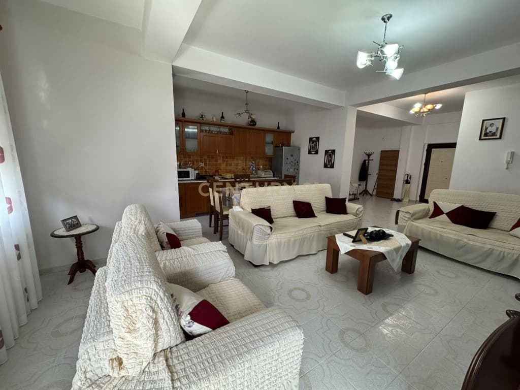 SHITET APARTAMENT 3+1+2 + POST PARKIMI PRANE TREGUT FSHATAR! 2