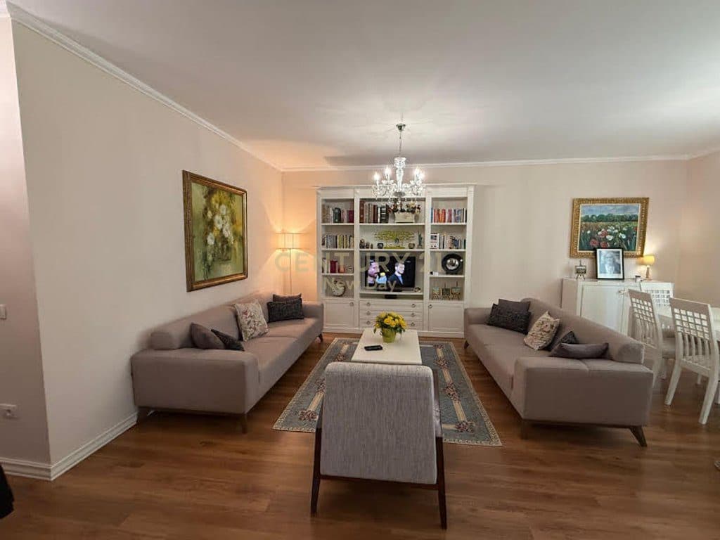 Apartament 2+1+2 për qira në zonën Ish-Rajon. 2