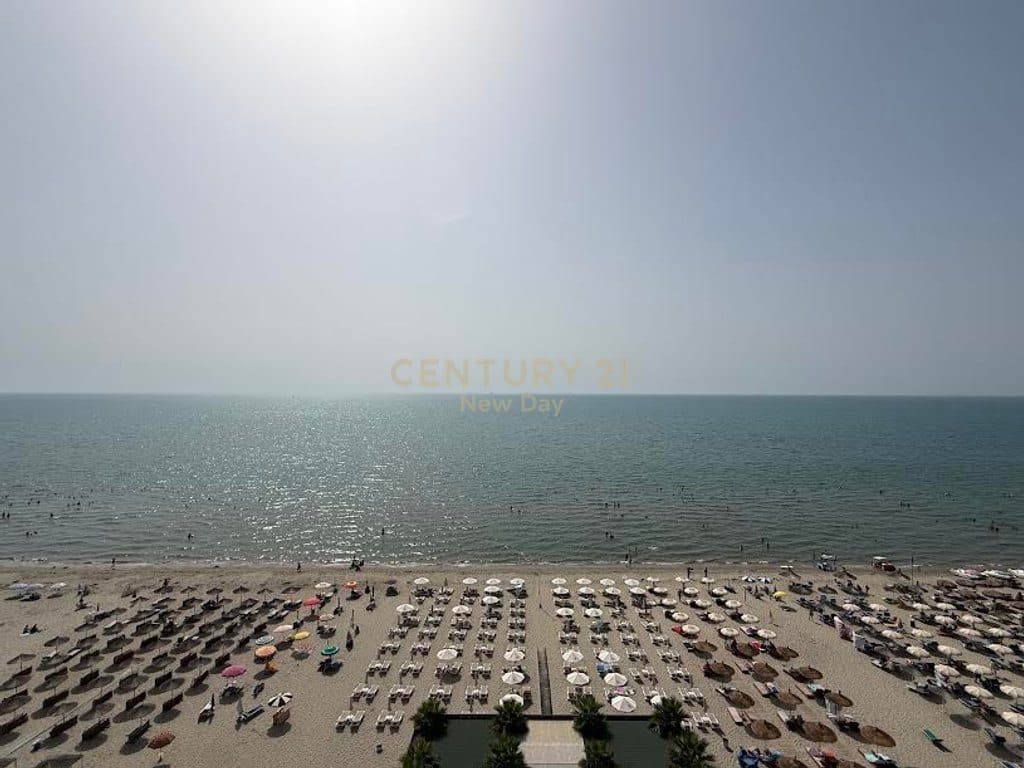 PENTHOUSE I VECANTE NË VIJËN E PARË ME DETIN NE SHKEMBIN E KAVAJES 3