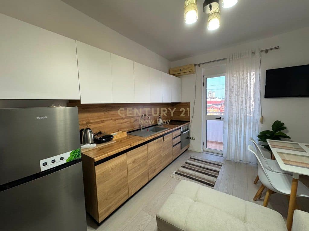 Apartament 2+1 Me Qira në Bulevardin Kryesor, Durrës - 500€ 3
