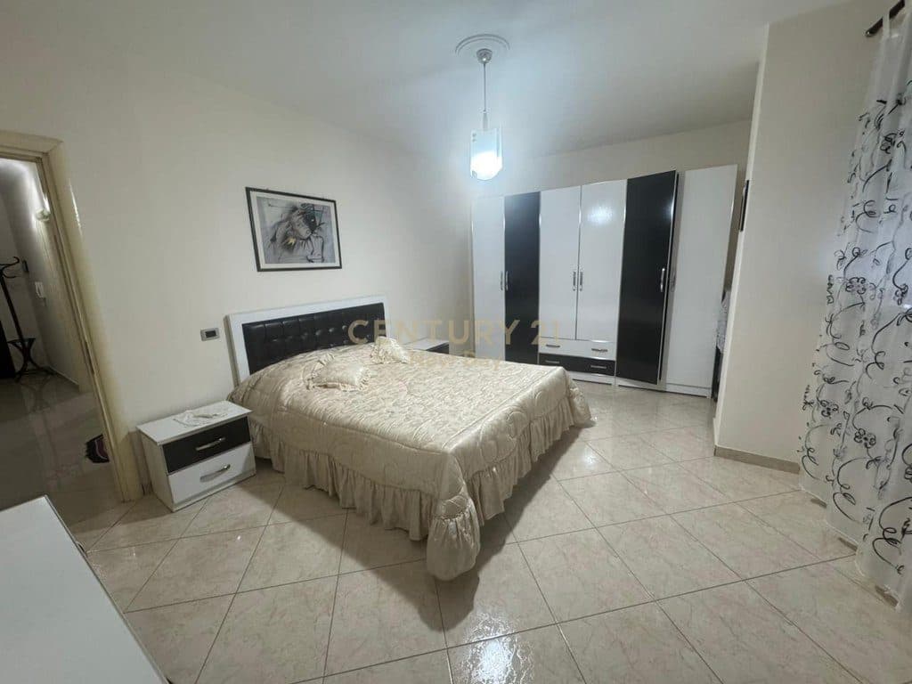 Apartament 2+1 Me Qira në Rruga Sefer Efendiu, Durrës - 550€ | 125 m² 4