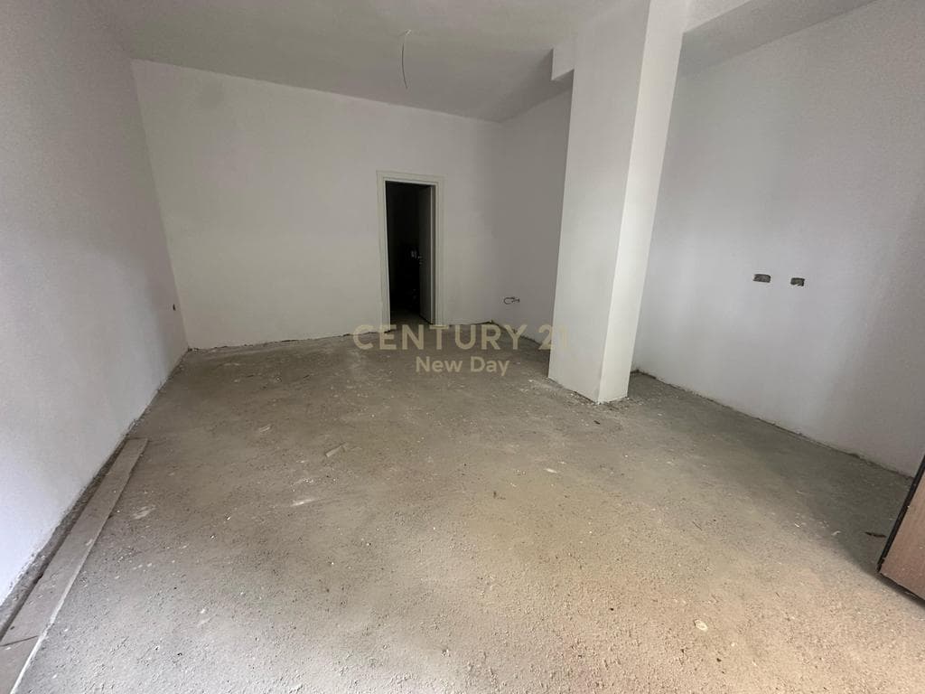 Apartament 1+1 Për Shitje në Mali i Robit, Durrës 2