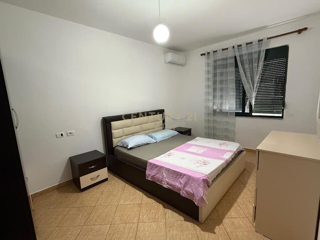 Ofrojmë një apartament 2+1 për qira 4