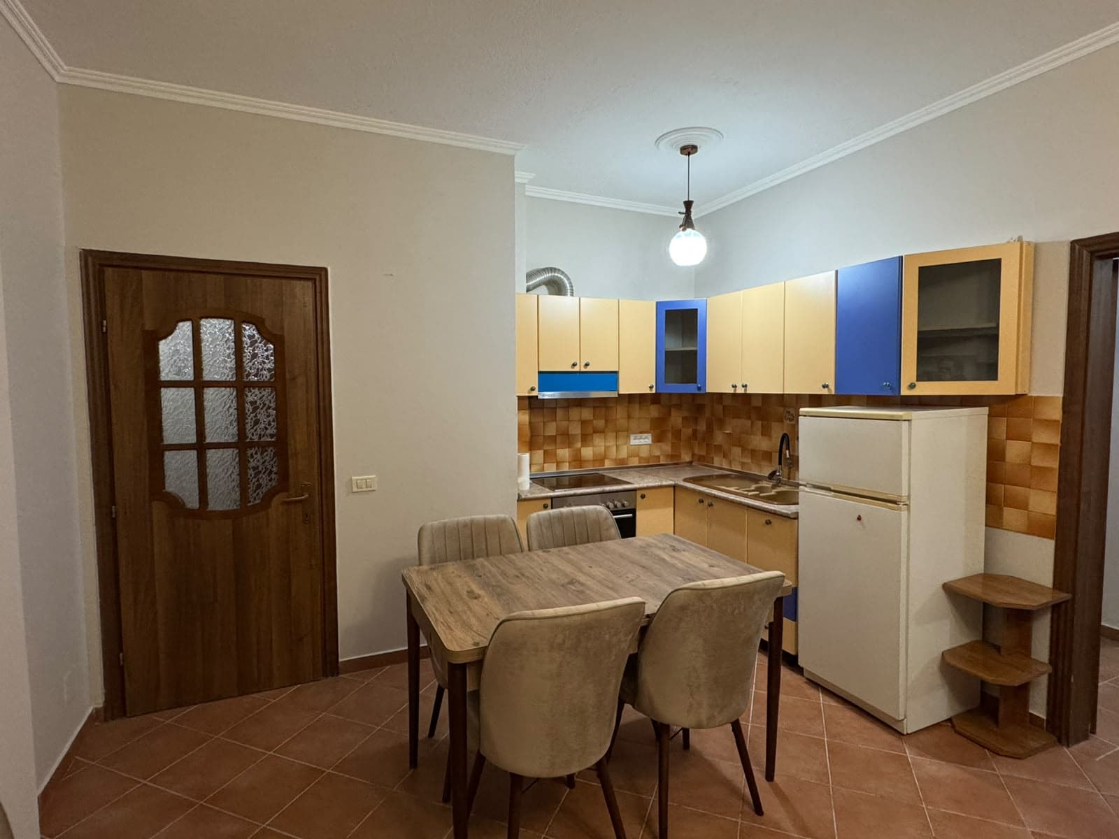 Apartament 1+1 për qira në Kinostudio! 2