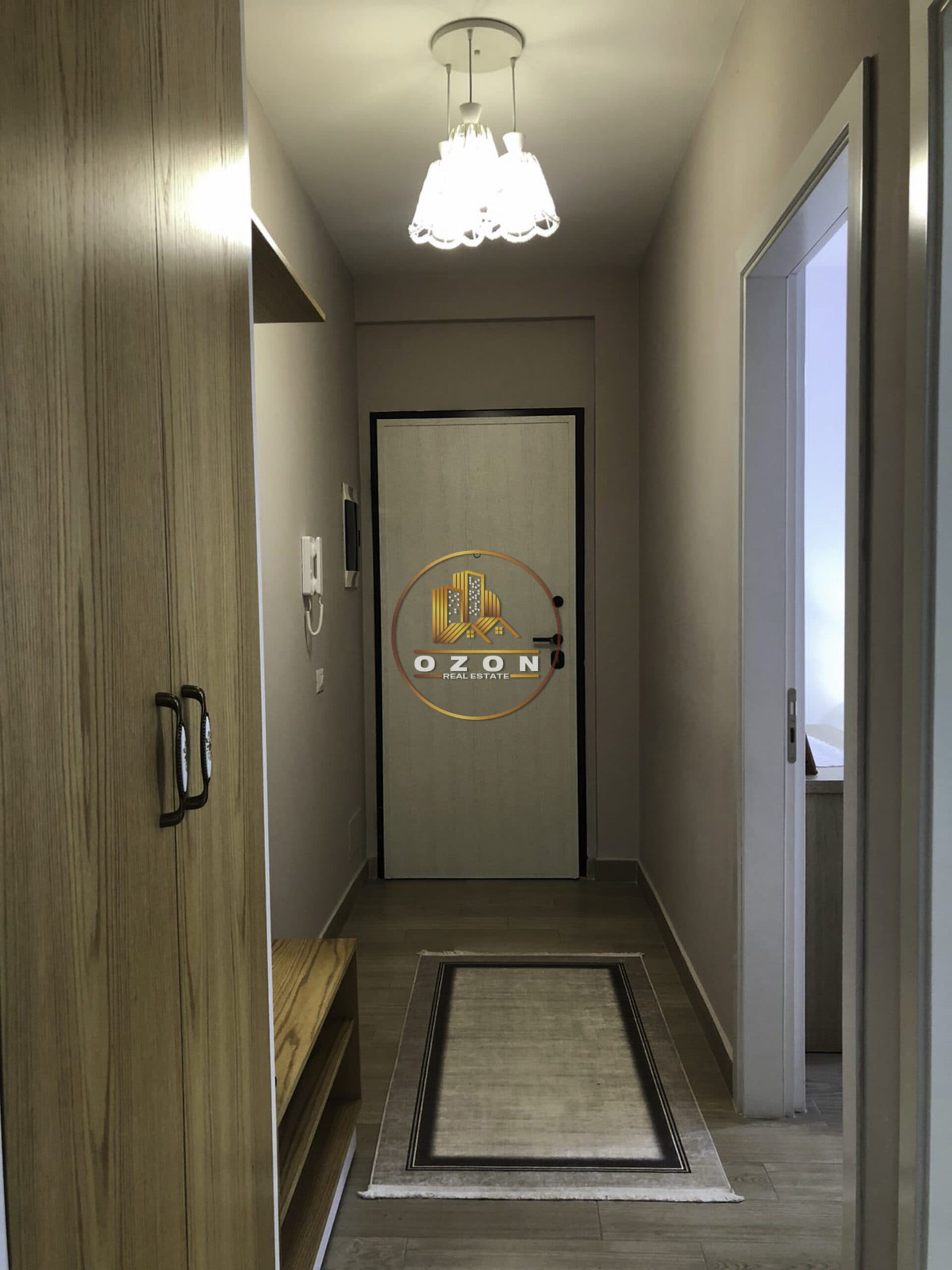 APARTAMENT 1+1 ME QERA TEK 21 DHJETORI !