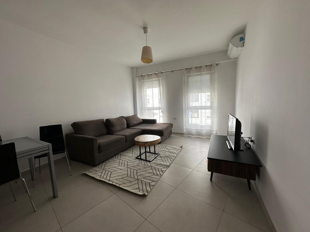 Apartament per qira te kompleksi Magnet 21 Dhjetori ! 2