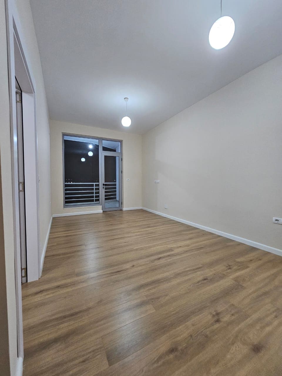 Apartament 1+1 për shitje tek Rruga e Kavajës, pranë Delijorgjit!! 2