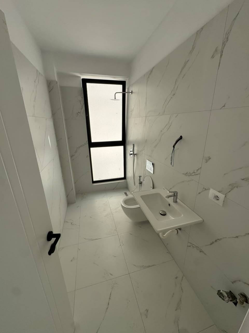 Apartament 1+1 për shitje , Sarandë , me pamje nga deti ! 4