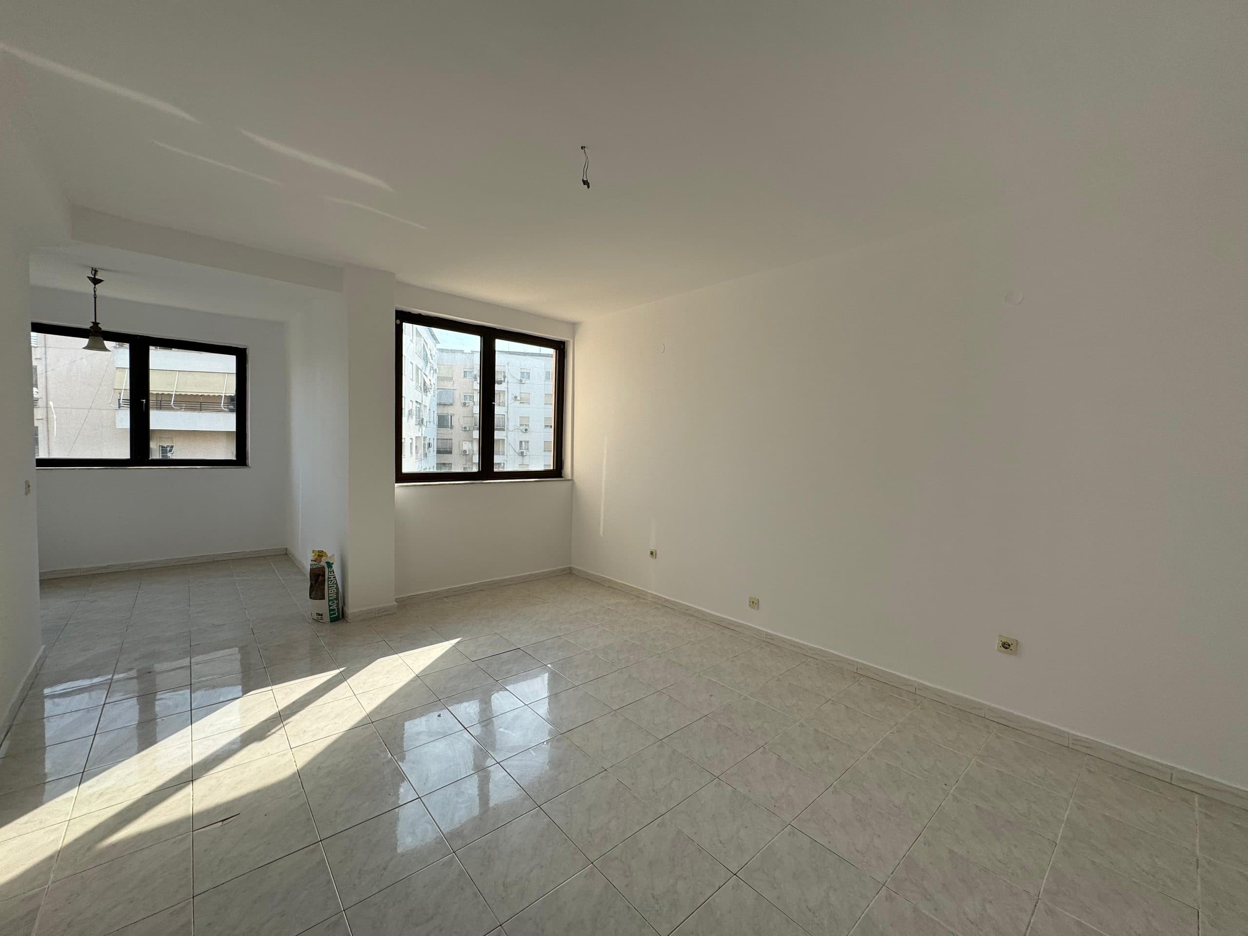 Apartament 3+1+2 për shitje në Don Bosko!