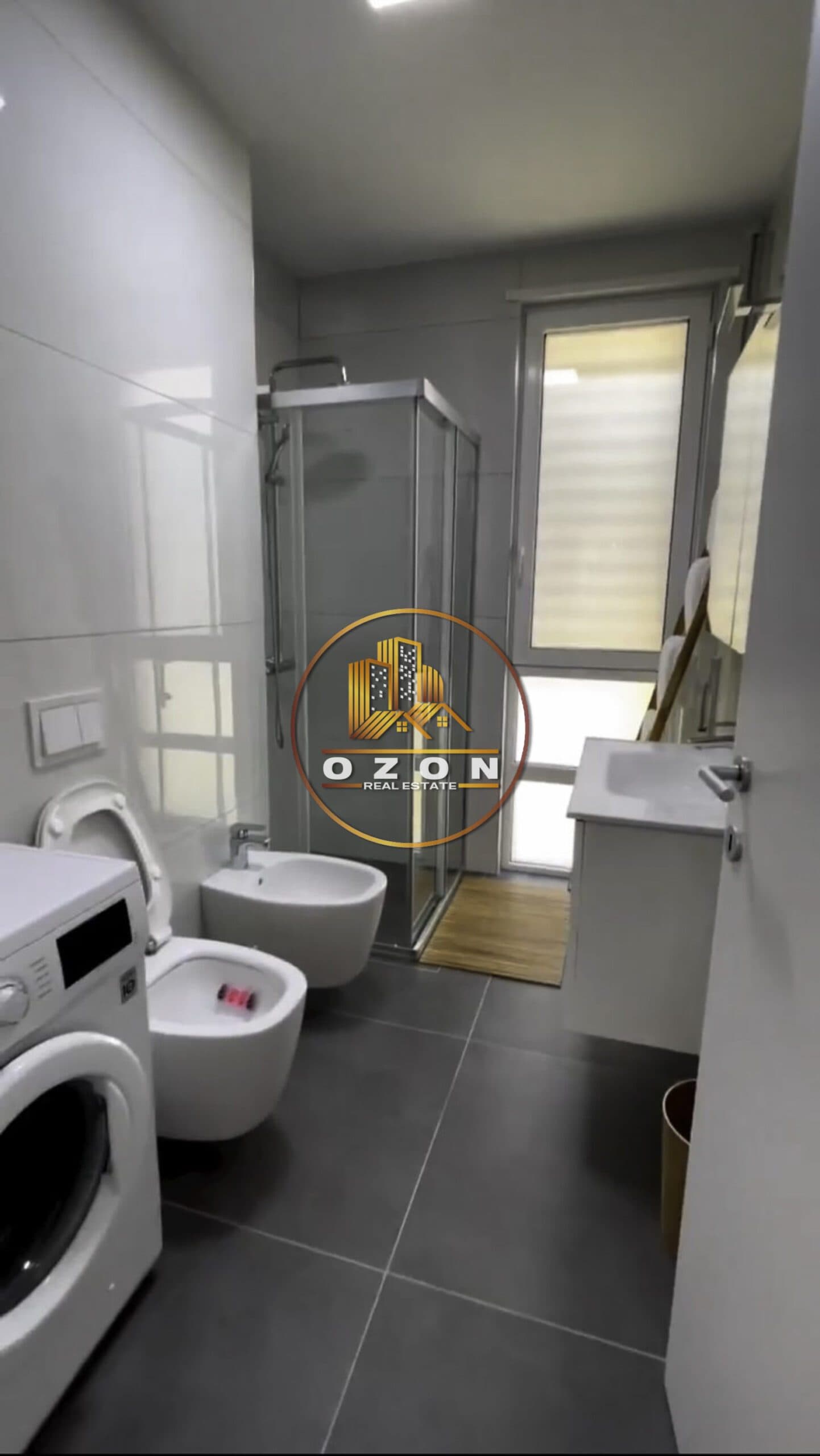 JEPET SUPER APARTAMENT ME QERA 2+1 TEK SAN PIETRO, GJIRI I LALZIT! 2