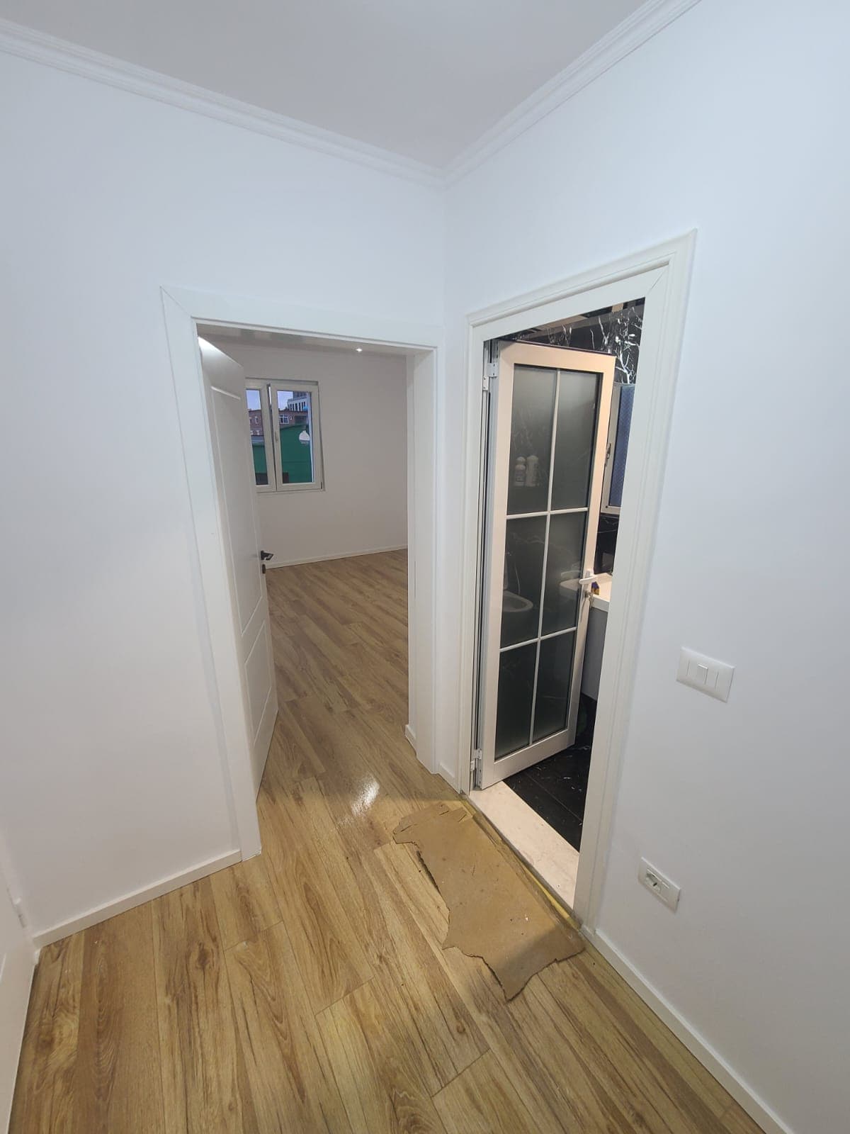 Apartament për Shitje pranë Shkollës 4 Dëshmorët ! 4