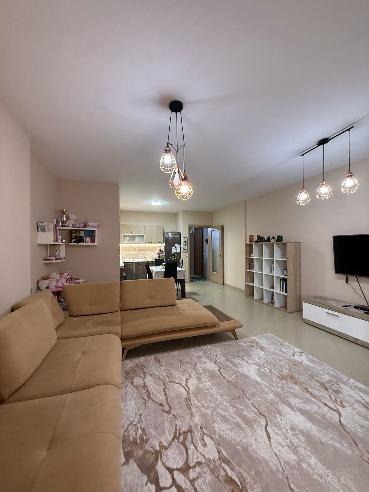Apartament 1+1 për shitje tek ATSH , Pazari i Ri! 2