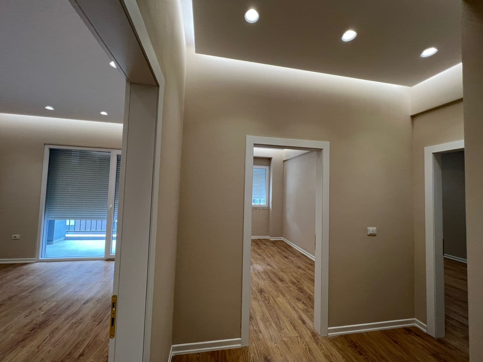 Apartament 2+1+2 Bosh për Qira Te Rruga e Dibres! 4