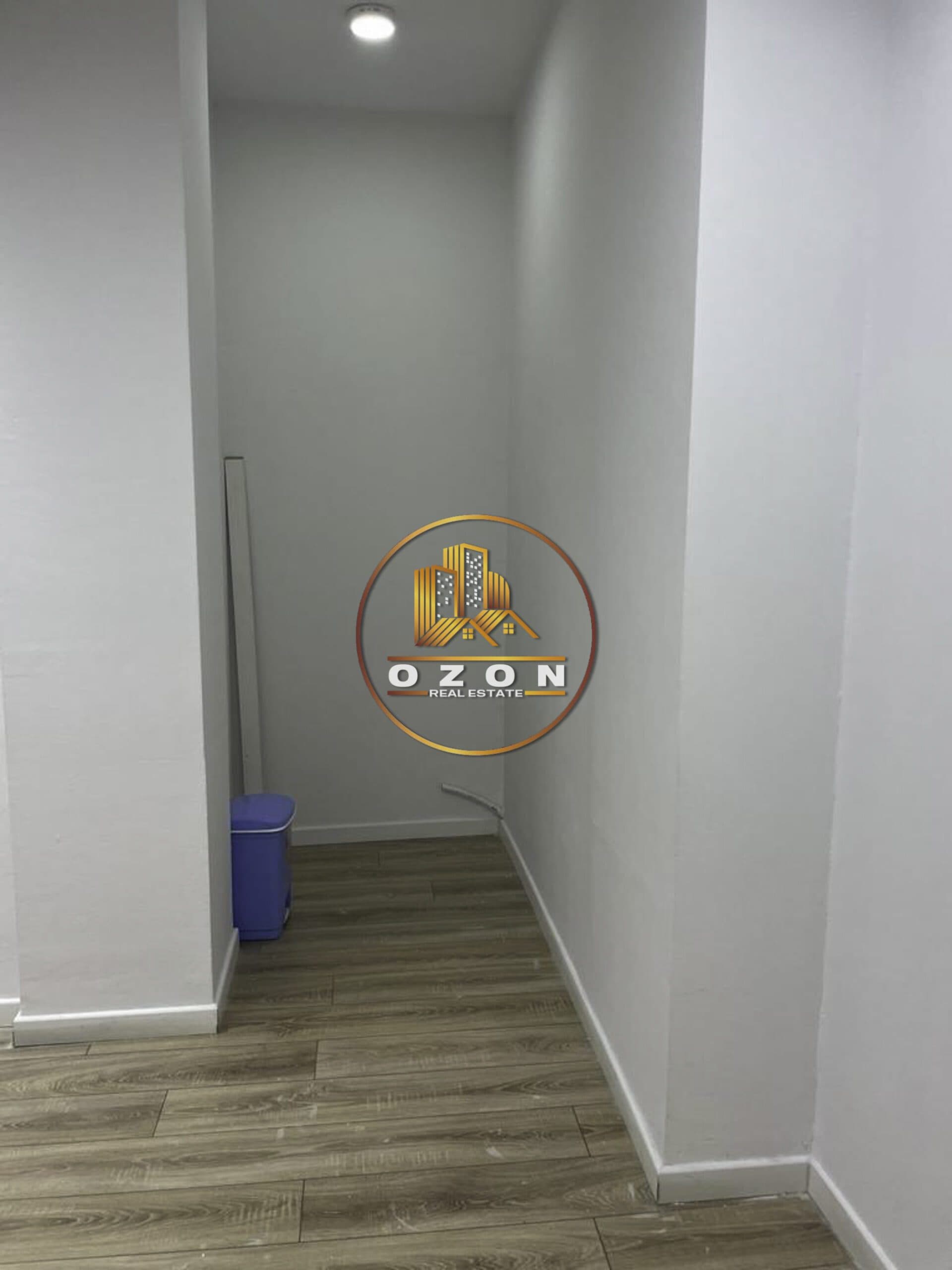 AMBIENT BIZNESI ME QERA TEK QENDRA CONDOR , RRUGA E KAVAJES !! 300 EURO 3