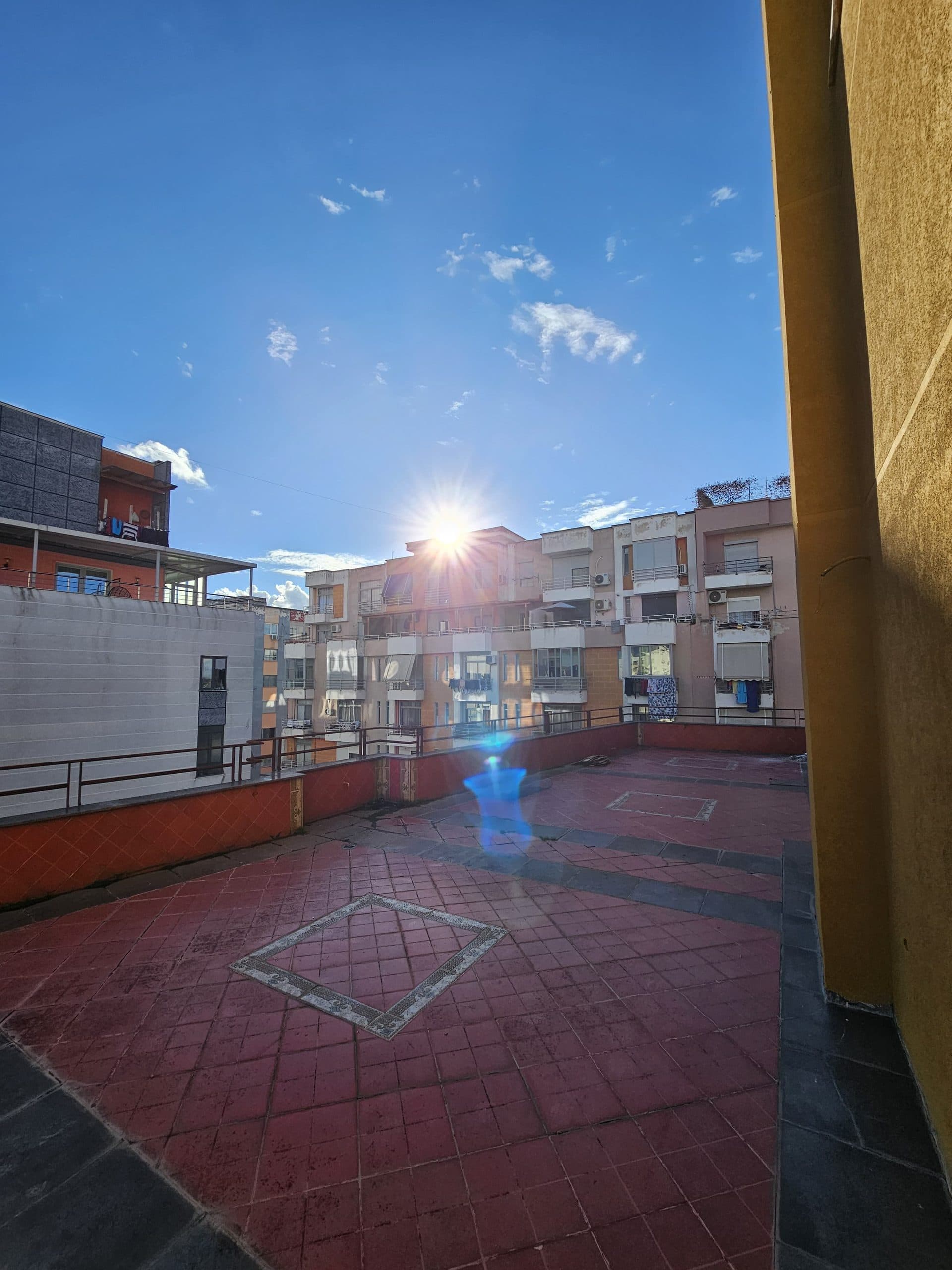 Apartament 2+1 në Shitje te Pallatet Çabej,Misto Mame !