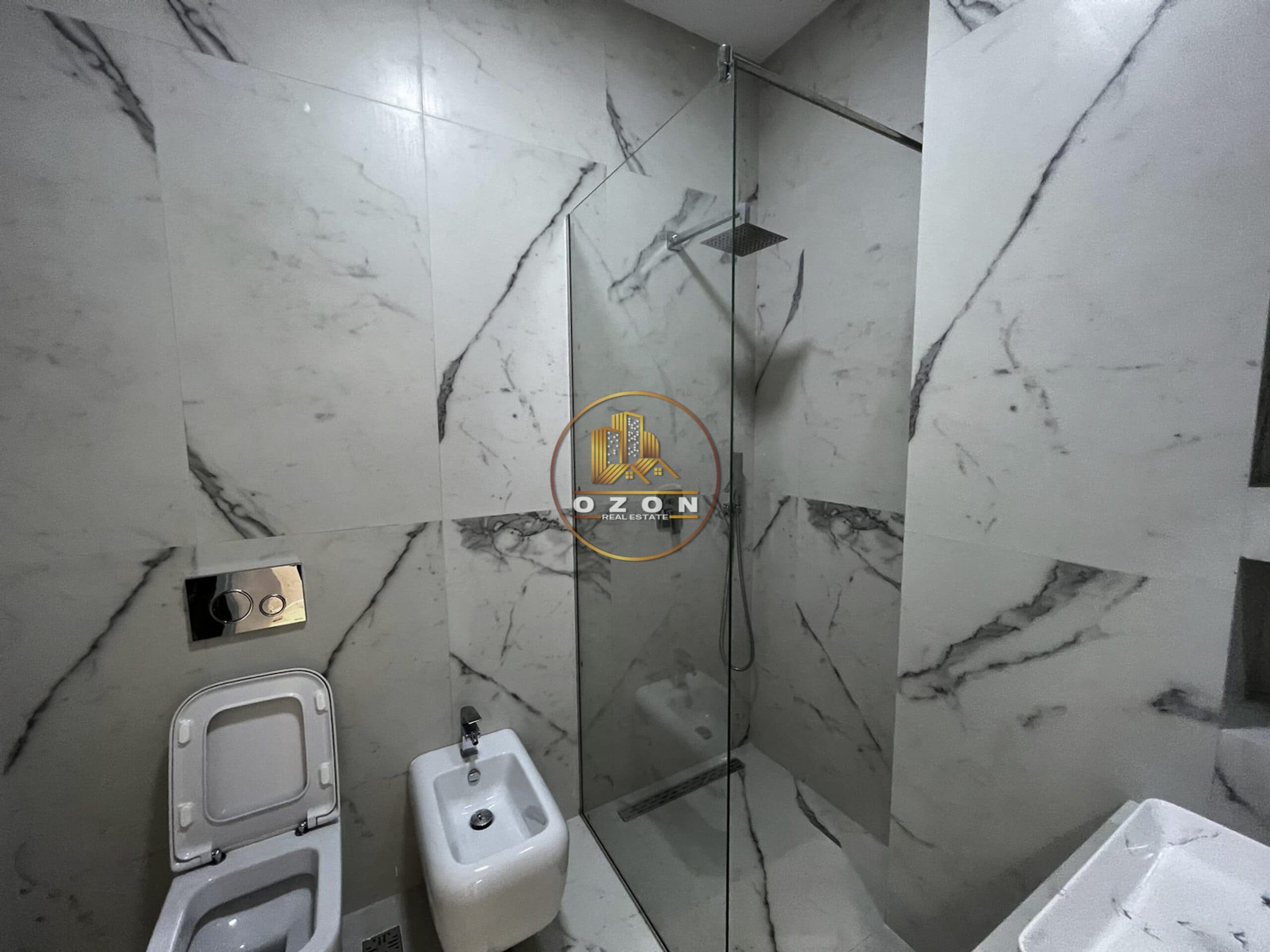 APARTAMENT 2+1 SHITET OSE JEPET ME QERA NE NJE REZIDENCE PRANE TEG ! 2