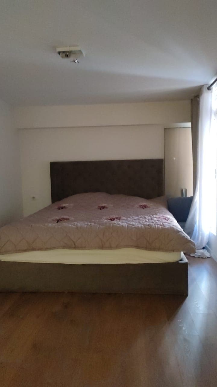 Shitet Apartament 2+1 Duplex Tek Kompleksi Golden Park 3, Përballë Amerikan 3! 3
