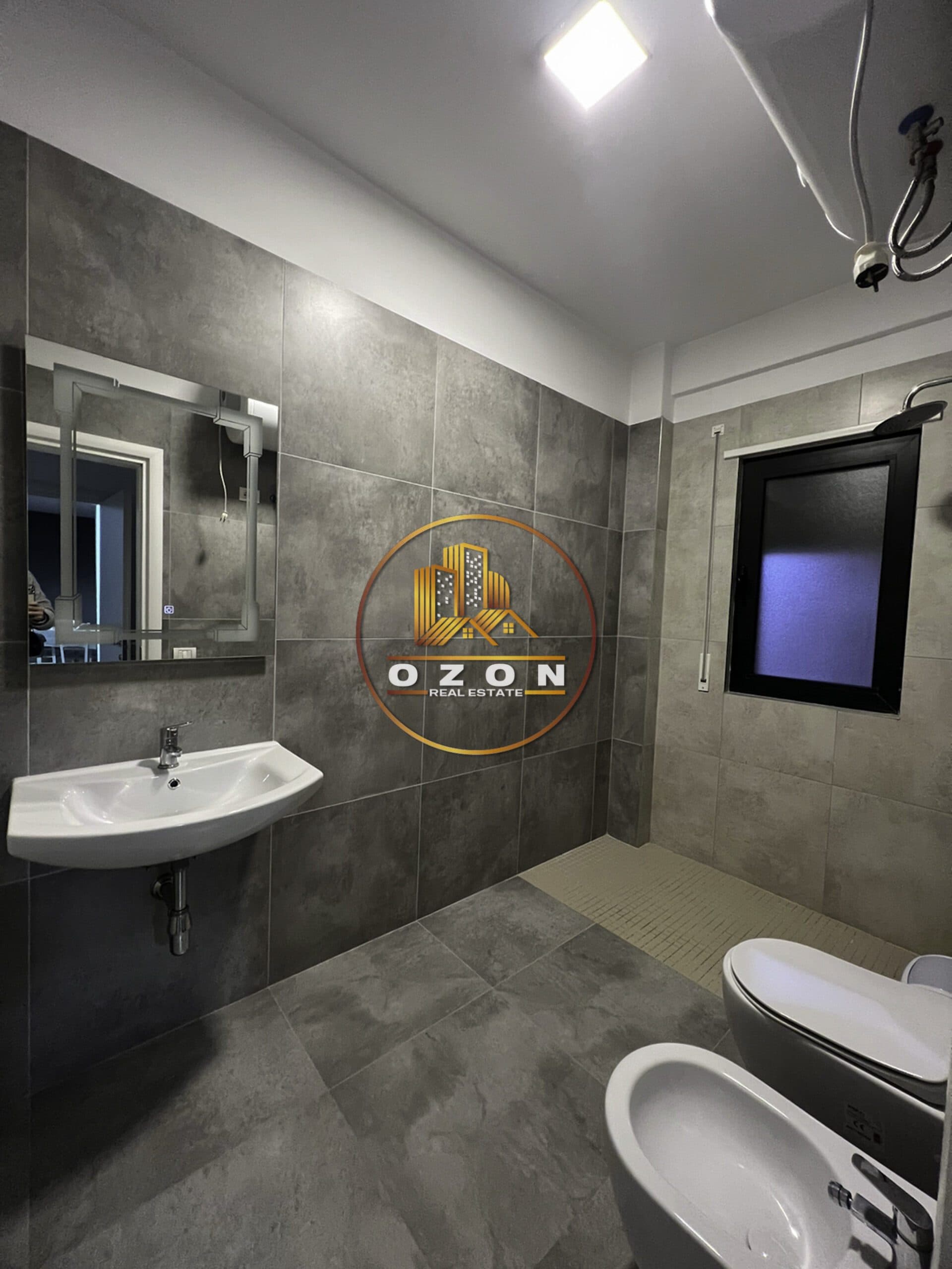 Shitet dhe Jepet me Qira Apartament 2+1+2 tek “KOMPLEKSI GREEN CITY” 2