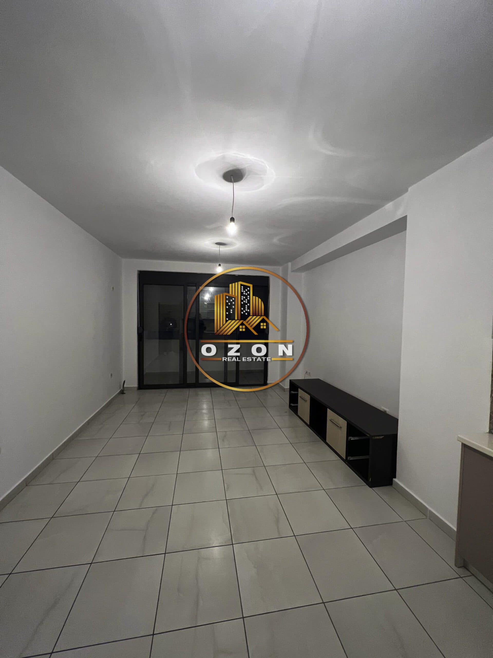 SHITET APARTAMENT 2+1+2 ne Astir, UNAZA E RE!