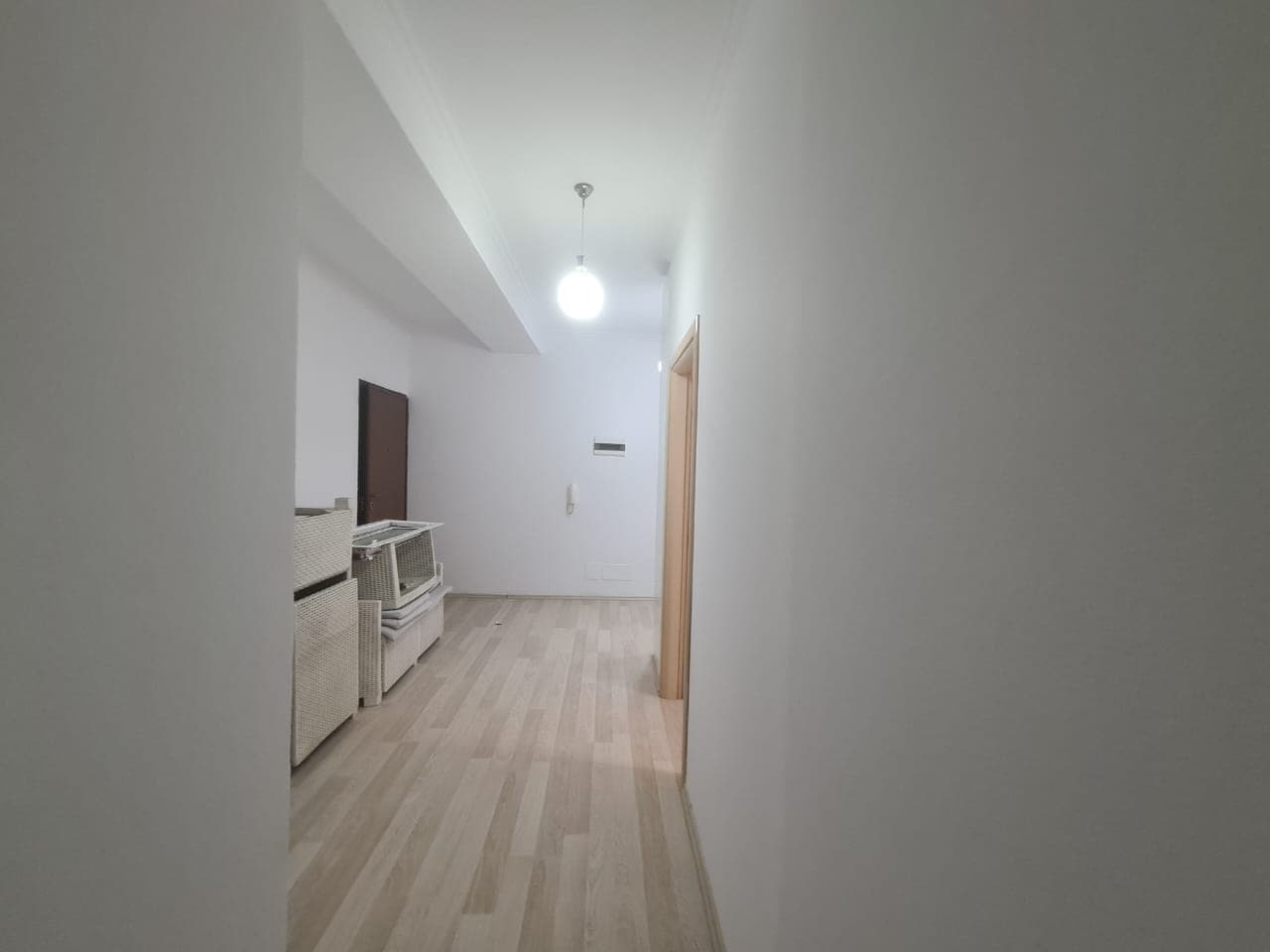SHITET DHE JEPET ME QIRA APARTAMENT 1+1, PRANE LEONORES, KODRA E DIELLIT! 3