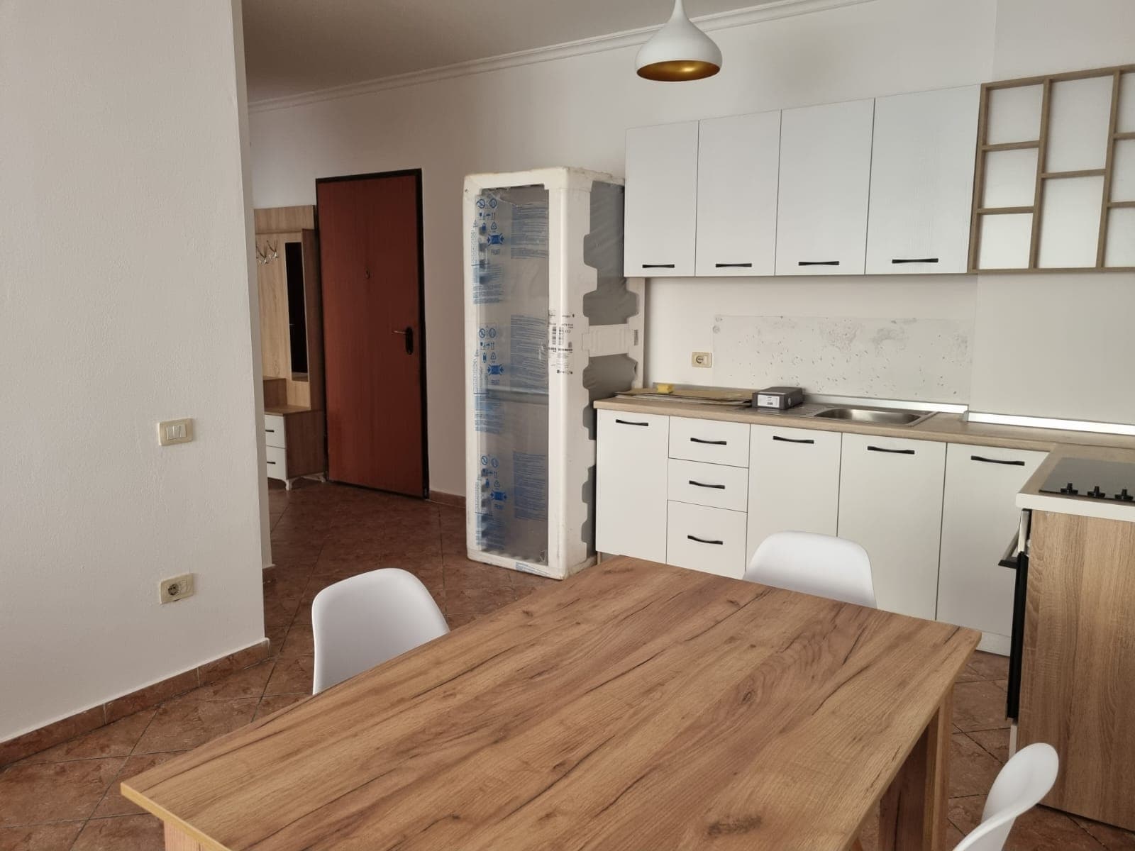 Apartament 2+1 Me Qira Tek Astiri! 3