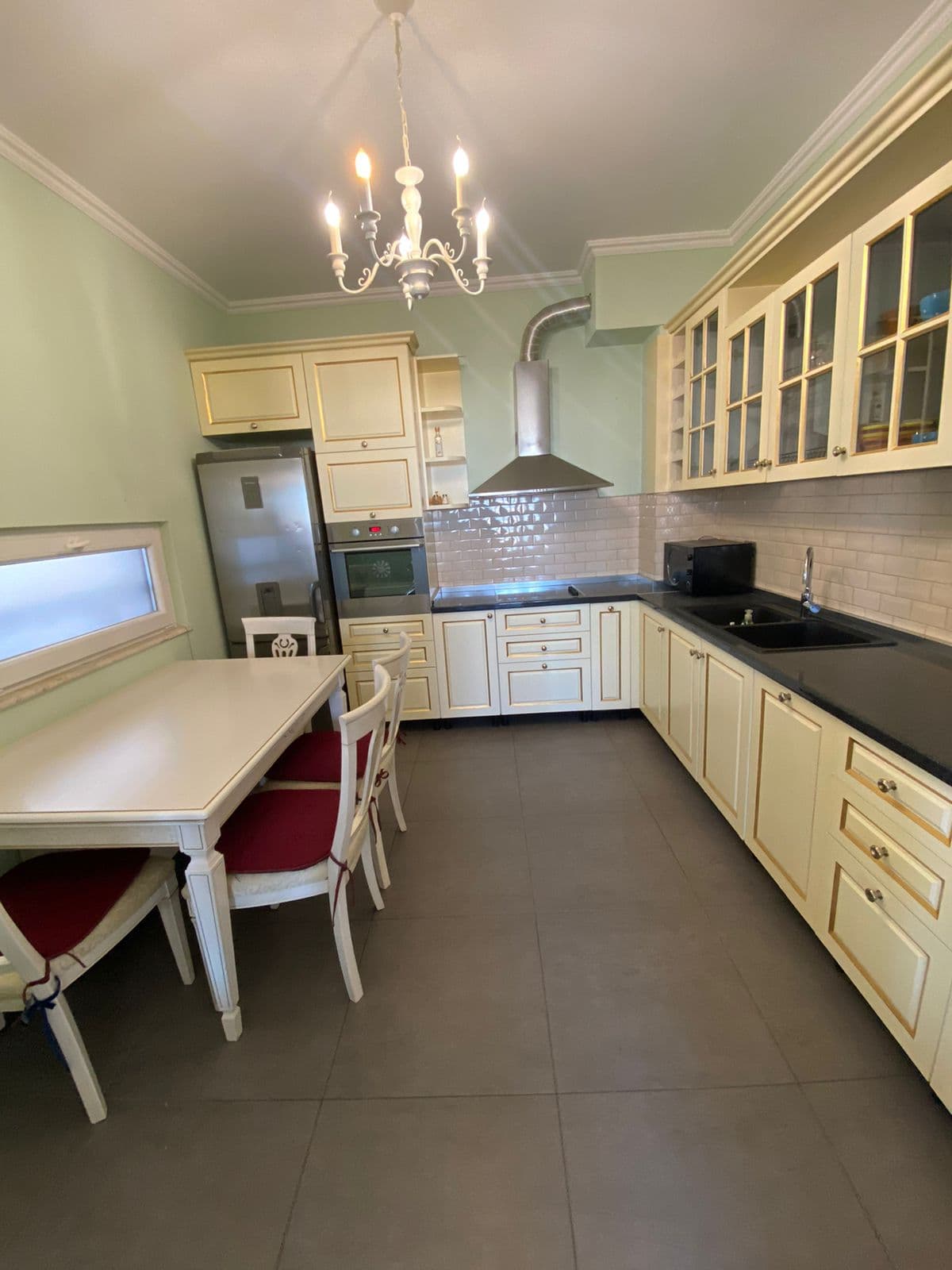 JEPET ME QIRA APARTAMENT 2+1+2+VERANDE, PRANE XHAMISE TEK KOPSHTI BOTANIK! 2