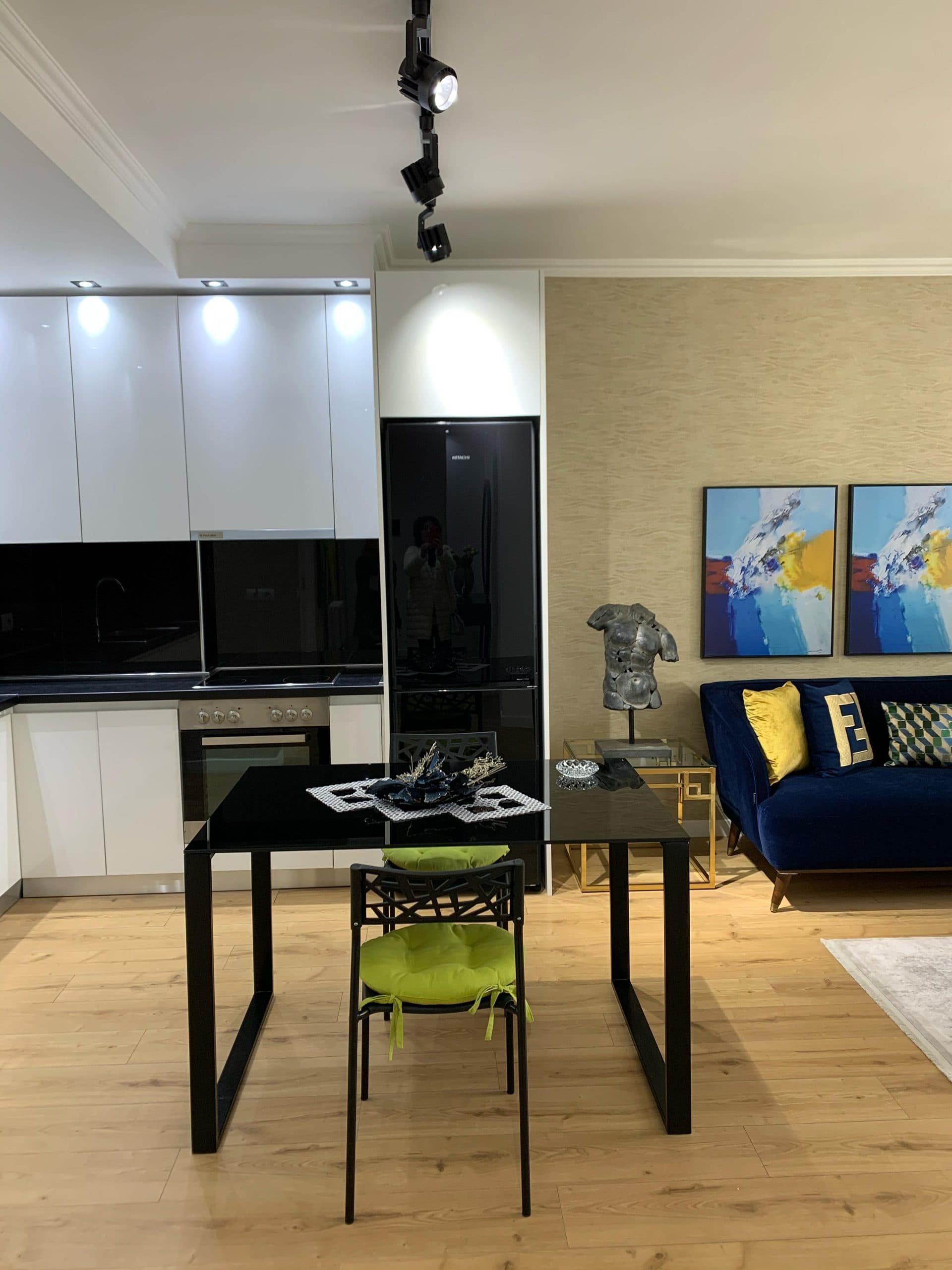 Apartament 2+1 per qira te Rruga e Kosovareve ! 2