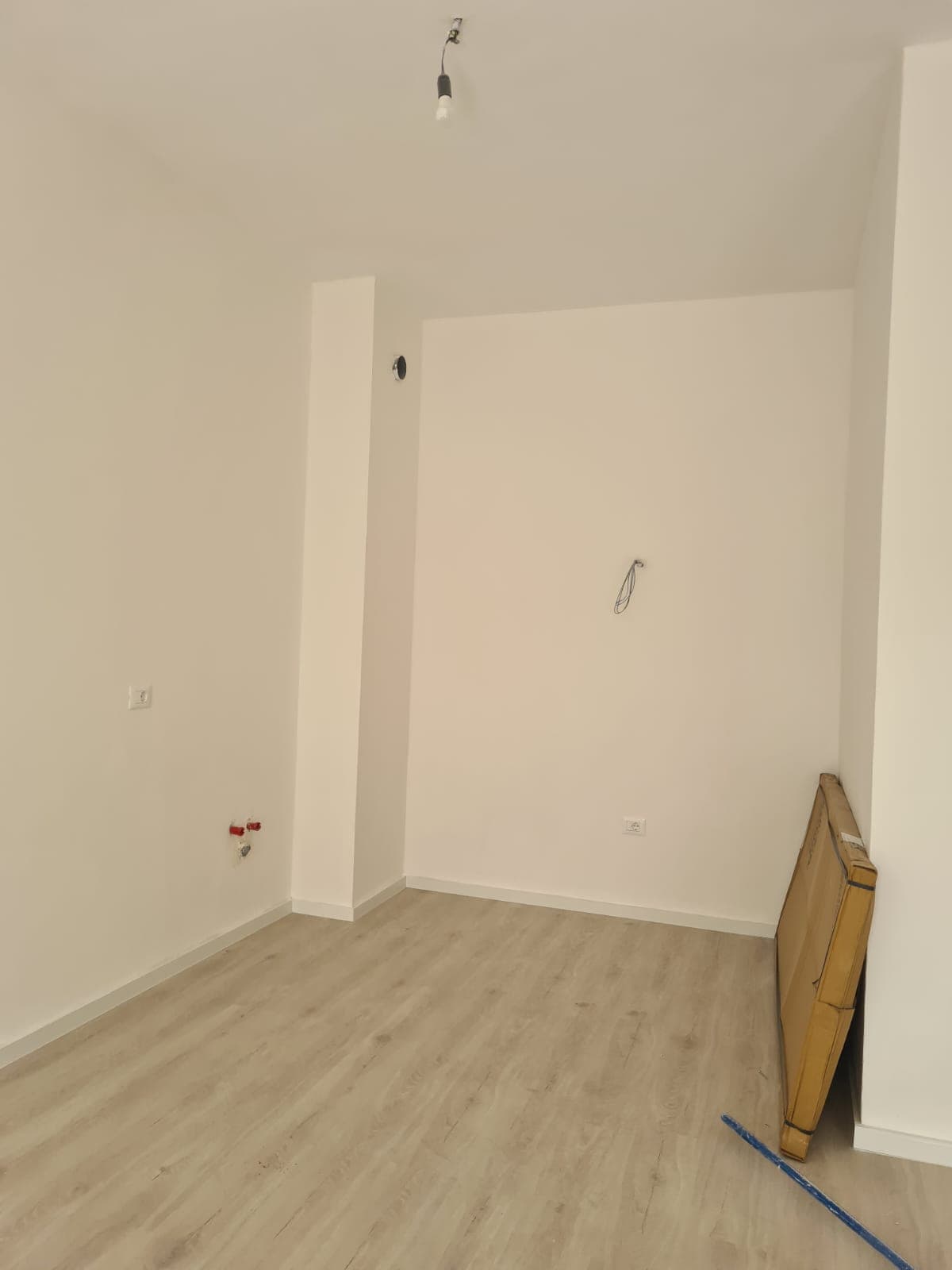 Apartament 1+1 per shitje ne Laprak ! 3