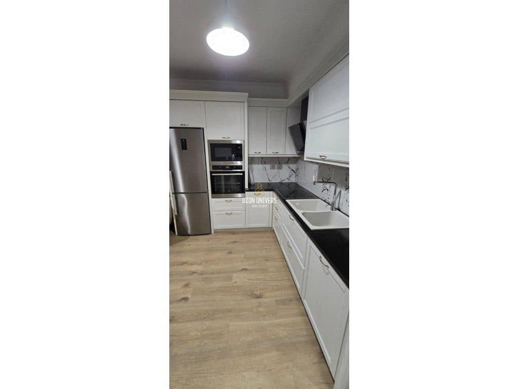 Apartament 1+1 për qira në Komunën e Parisit, pranë Lulishtes. 3