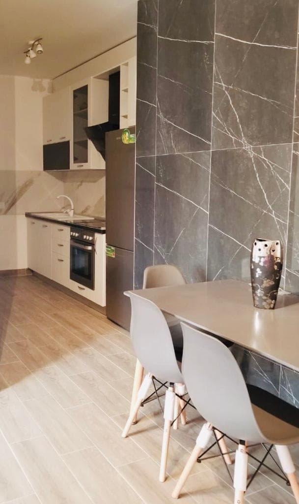 Jepet me qira apartament 1+1 , Mbrapa Hotel Mondial