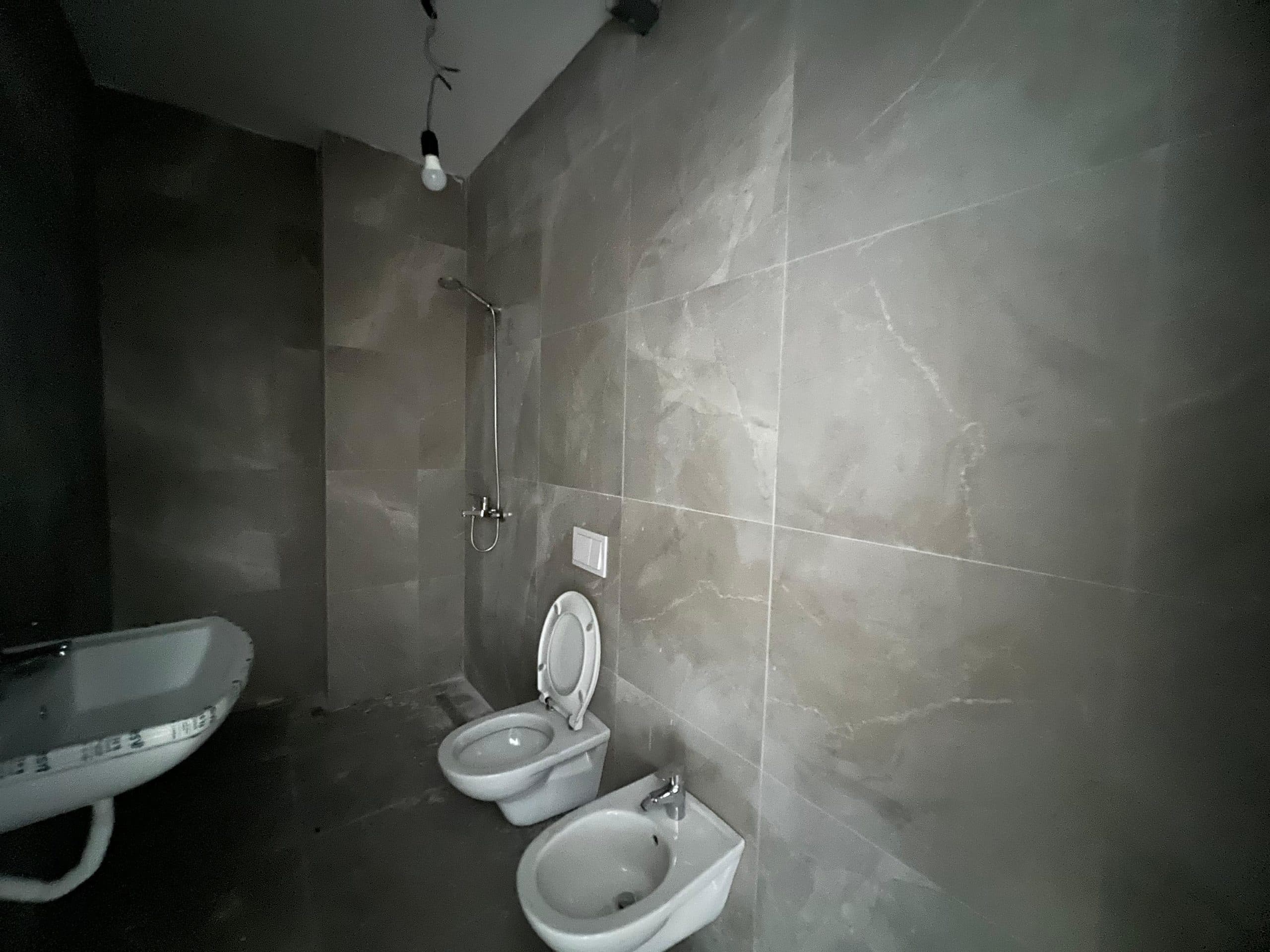 Apartament 3+1+2 me qera tek Tirana Garden Building, Rruga e Kavajës! 3