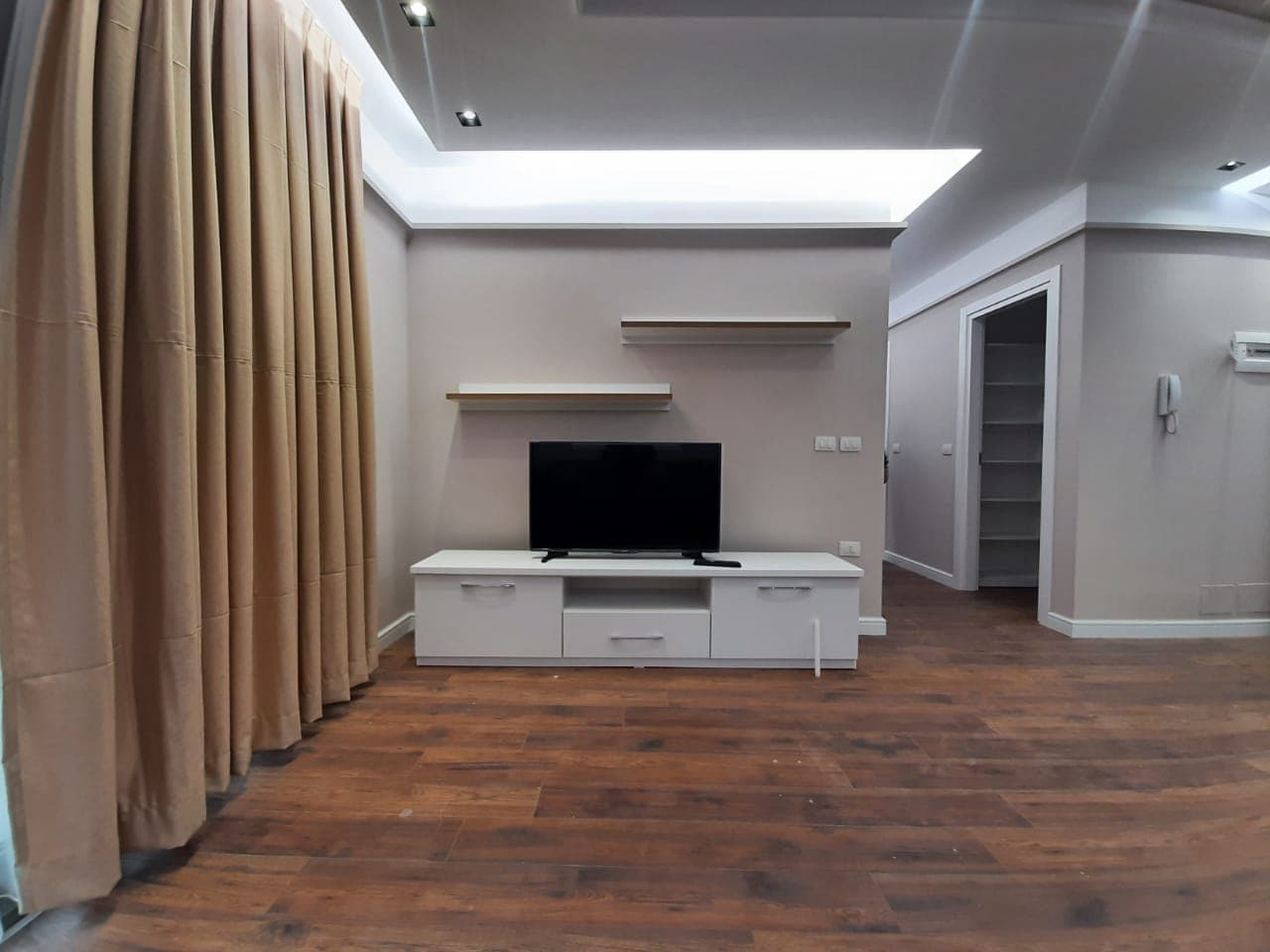 JEPET ME QERA APARTAMENT 3+1+2 ,TEK FIORI DI BOSCO !!!