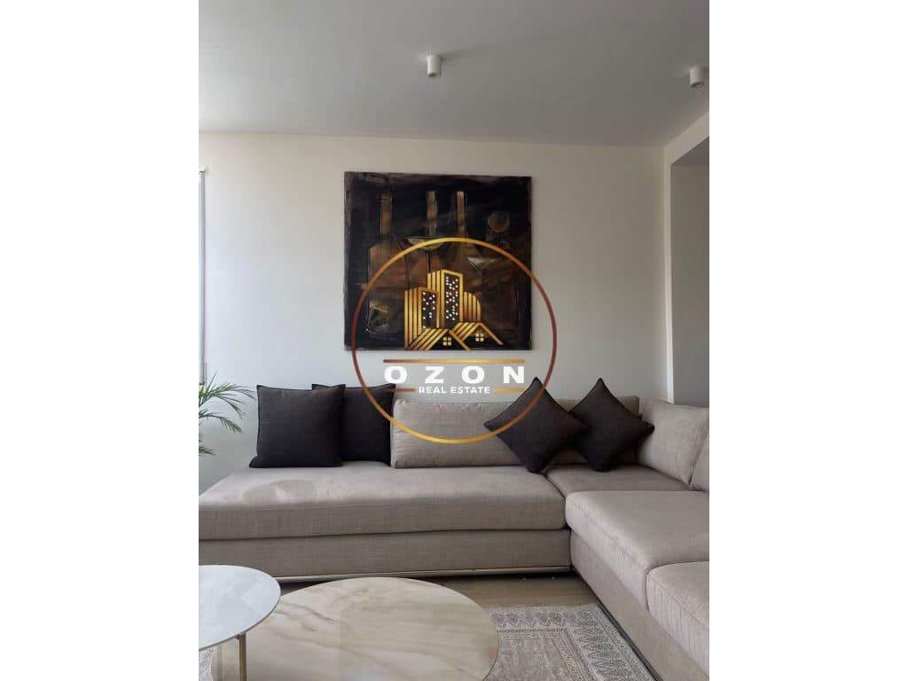 JEPET ME QIRA SUPER APARTAMENT, PRANË TEG !