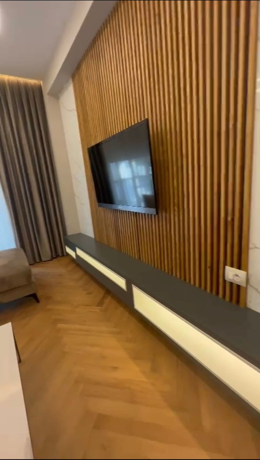 Shitet dhe Jepet me Qira Apartament 3+1 tek Rruga e Kosovarëve! 4