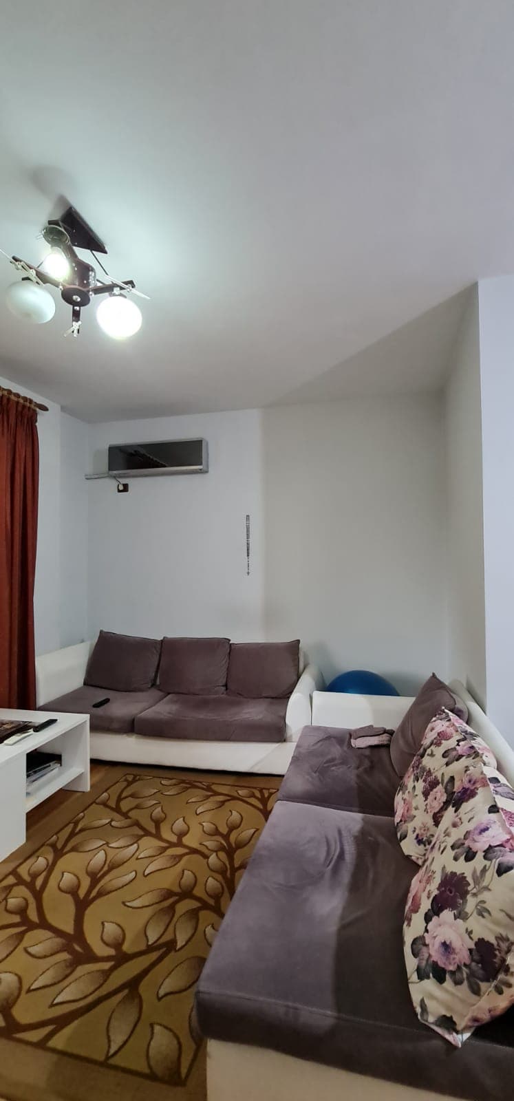 APARTAMENT 2+1+2 ME QERA TEK KOMUNA E PARISIT !