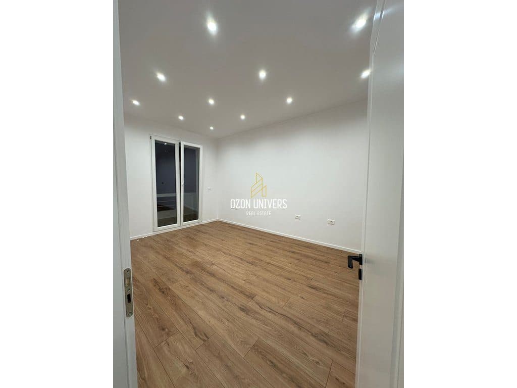 Apartament 2+1 për Shitje midis Rrugës së Durrësit dhe Komisariatit Nr.3