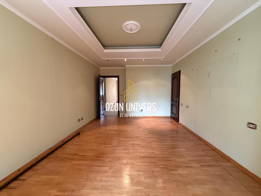 Apartament 2+1+2 për shitje tek Kafe Roma, Bulevardi Bajram Curri! 3