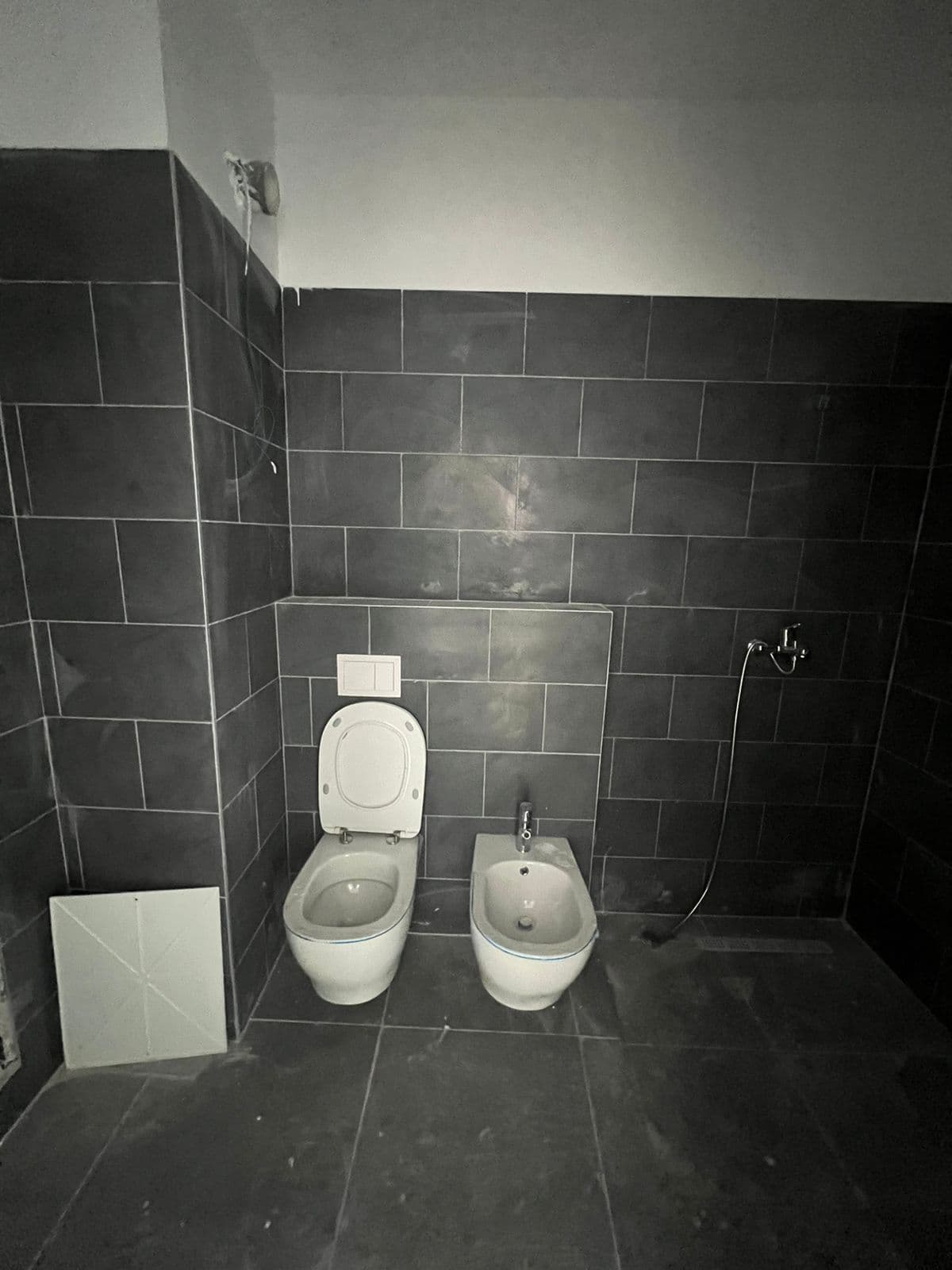 JEPET APARTAMENT 1+1 ME QIRA, TEK KOMPLEKSI ASL, RRUGA KONGRESI MANASTIRIT! 4