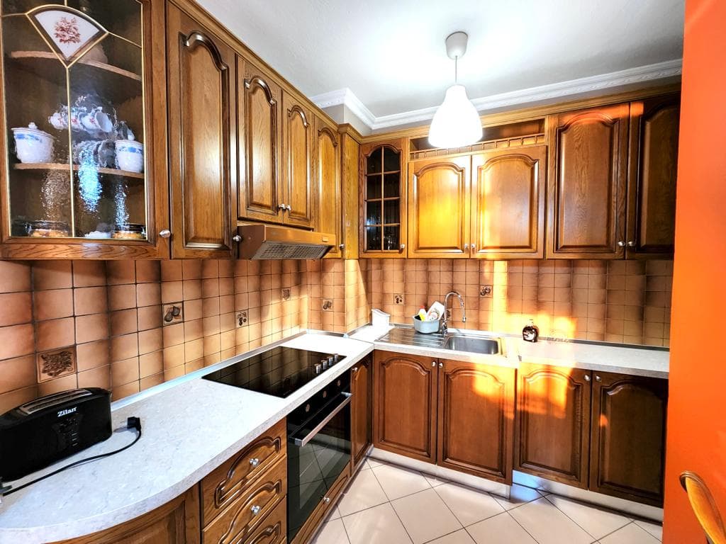 JEPET ME QERA APARTAMENT 2+1 TEK KOMUNA E PARISIT! 3