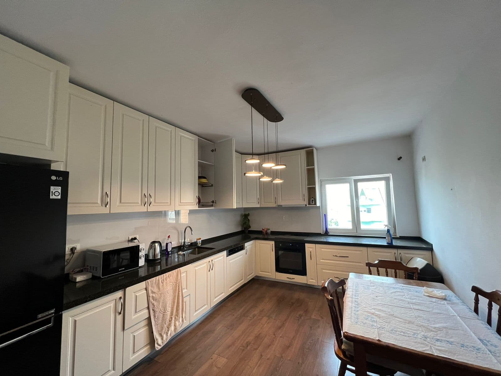 JEPET APARTAMENT 2+1+2 ME QIRA TEK KOMUNA E PARISIT! 3