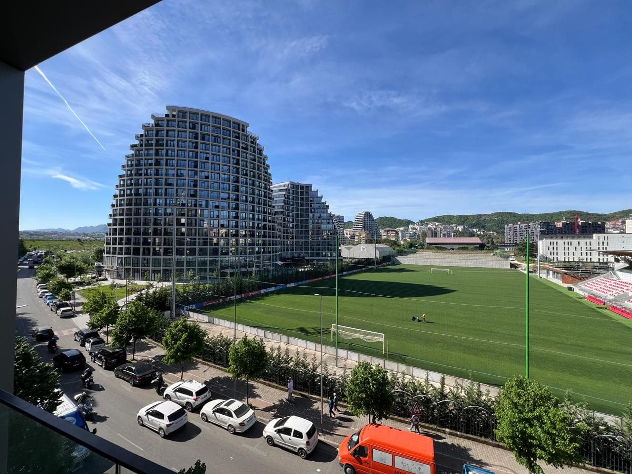 Super Apartament 2+1 me Post Parkimi për Qira – Rruga e Kosovareve