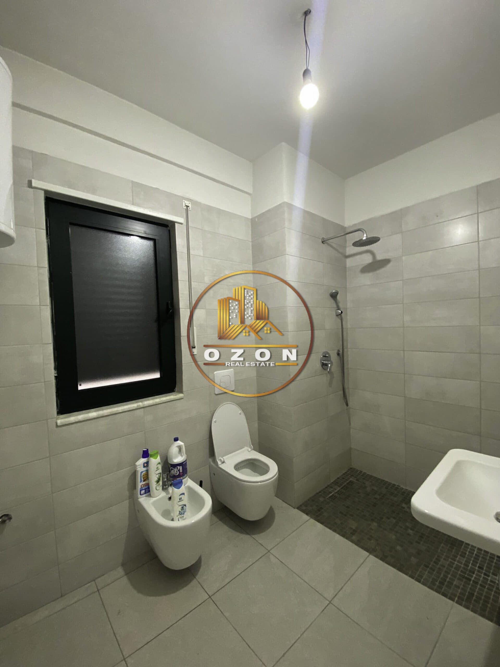 JEPET ME QIRA AMBIENT BIZNESI 2+1+2 TUALETE, TEK “GREEN CITY” ASTIR!!!