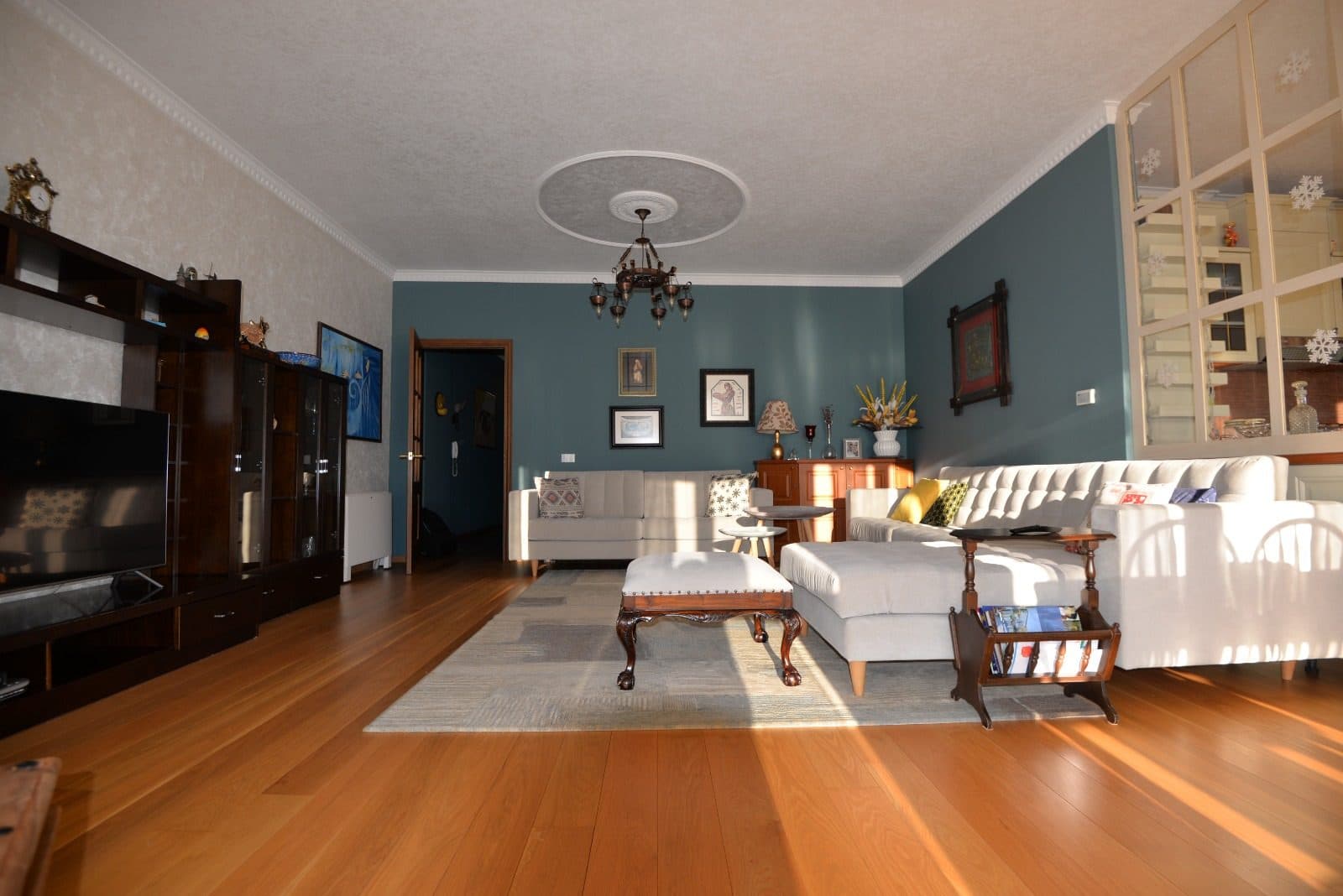 Apartament 3+1+2 për Qira në Rrugën Barrikadave! 3