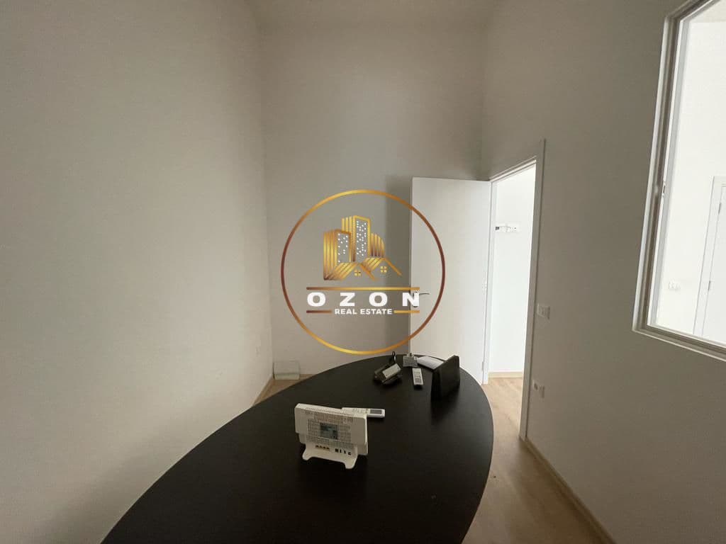 JEPET ME QERA AMBIENT BIZNESI TEK SQUARE 21, RRUGA E KAVAJES! 4