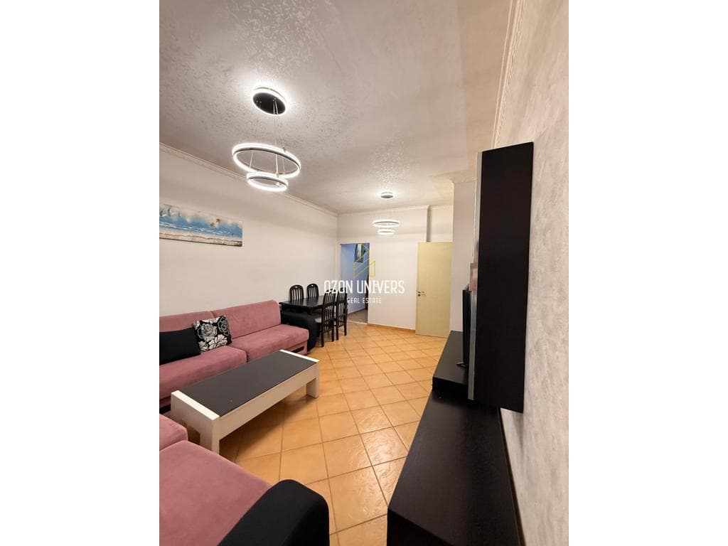 Apartament 1+1 për shitje tek Rruga Ali Demi, Tregu Elektrik !