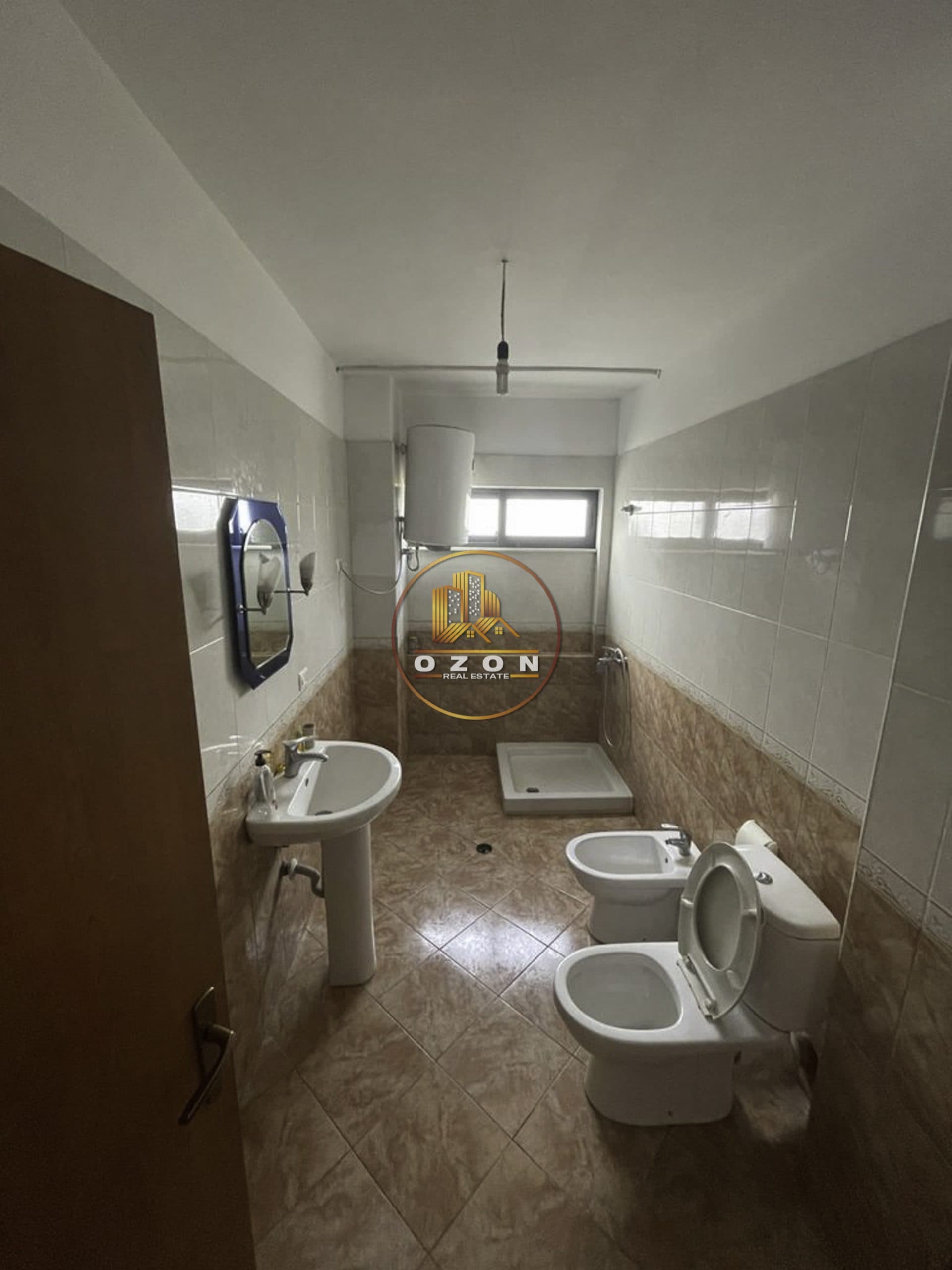 JEPET ME QERA APARTAMENT 2+1 PER ZYRA PRANE UET !