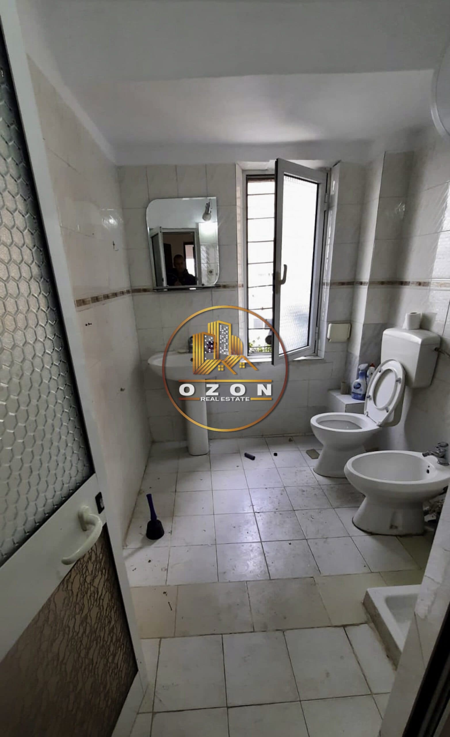 Shitet Apartament 3+1+ ballkon tek “PAZARI I RI”! 2