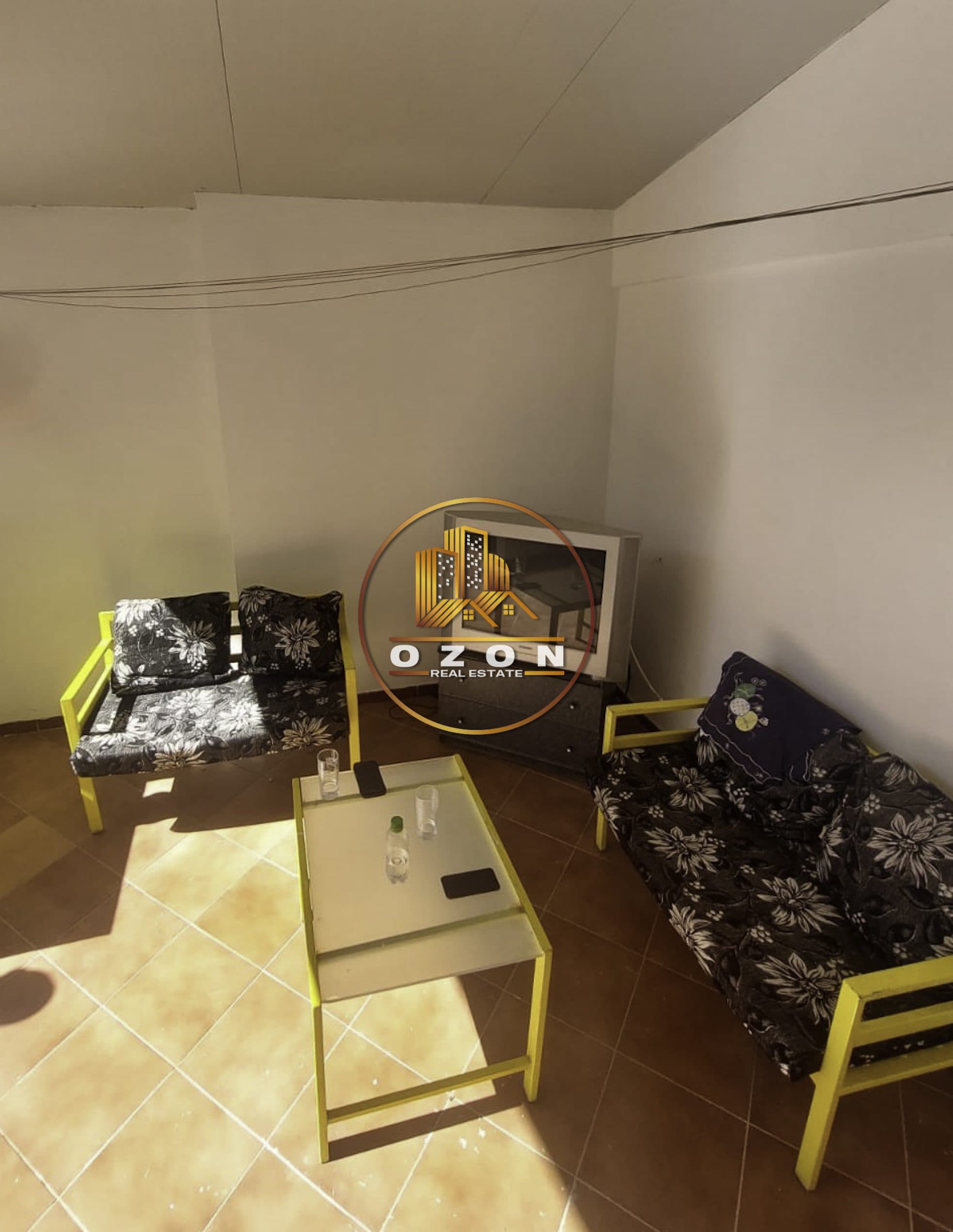 JEPET ME QIRA SHTEPI PRIVATE 1+1, RRUGA FORTUZI!
