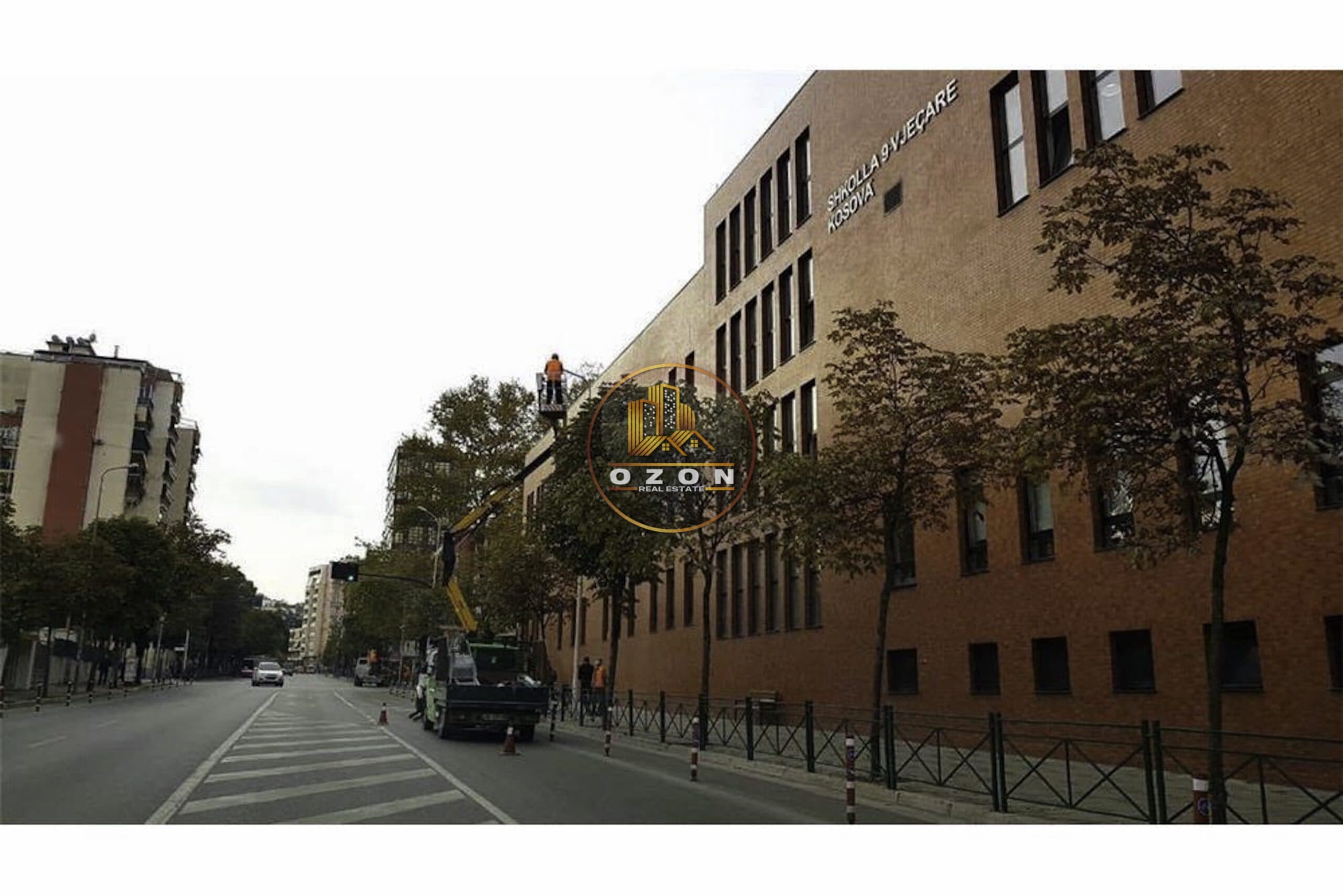AMBIENT BIZNESI ME QERA 350 M2 TEK RRUGA E ELBASANIT!